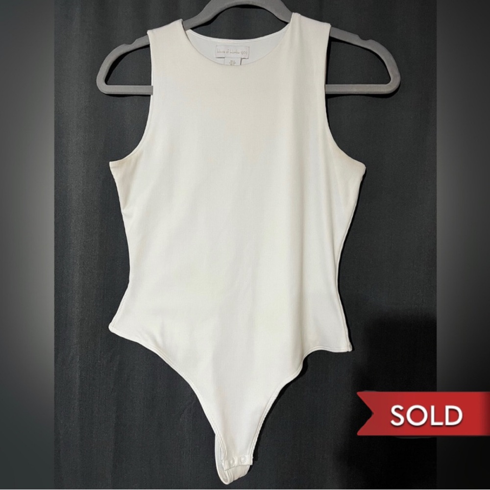House of Harlow White Sleeveless Ribbed Body Suit